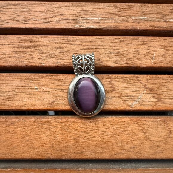 Labradorite Stone Pendant With Silver Filigree Design - Picture 1 of 3